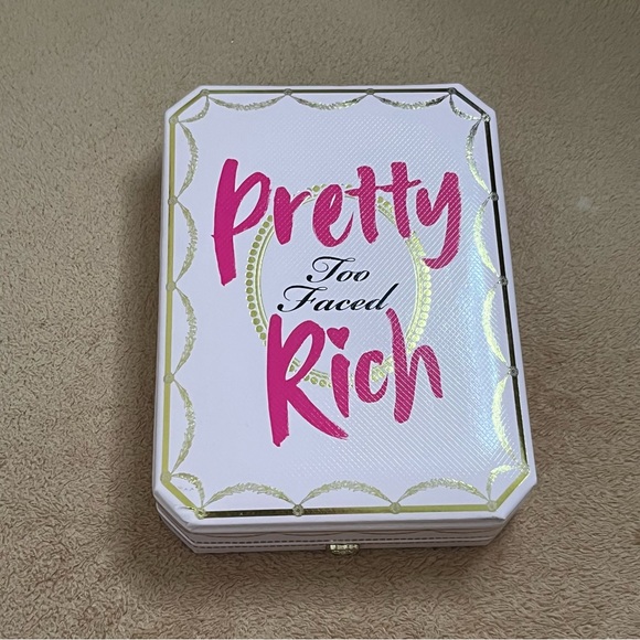 Too Faced Pretty Rich Palette - Picture 3 of 4